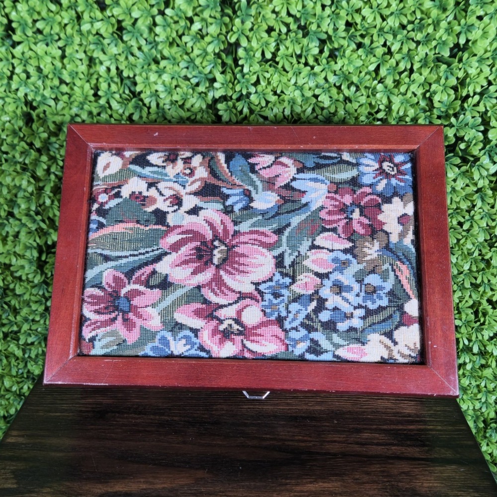 VTG Floral Tapestry Wooden Jewelry Box Cherry Finish Scalloped Ring Organizer